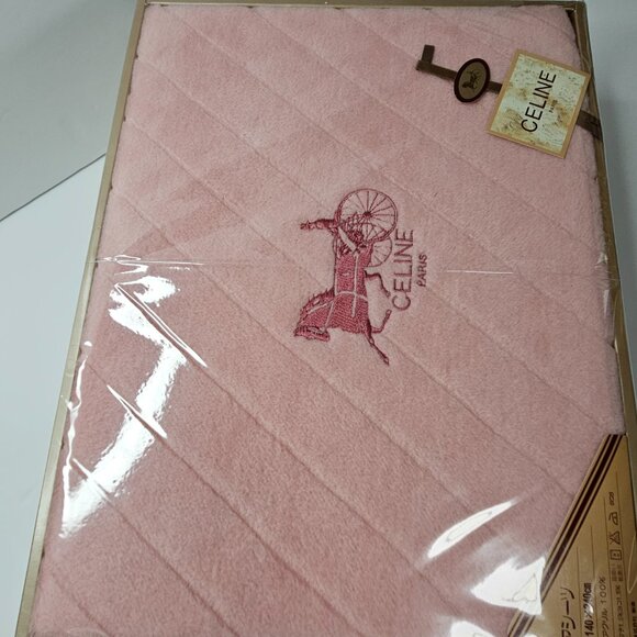 Celine Pink Blanket - Picture 11 of 17